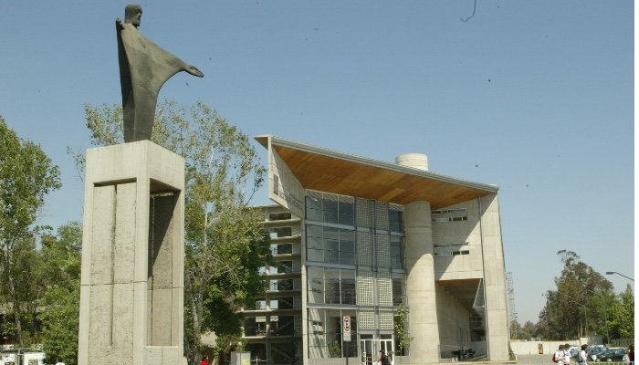 Pontificia Universidad Católica de Chile (UC)