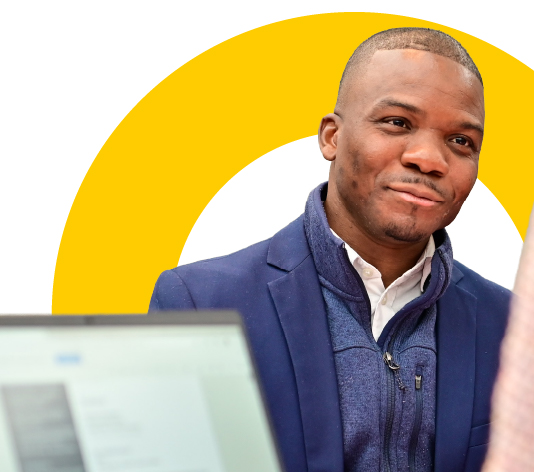QS adviser supporting a prospective international student with university applications