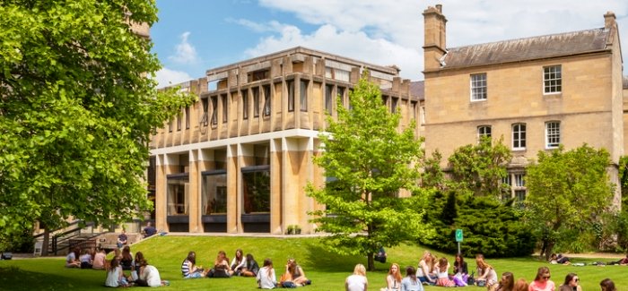 Study in the UK: Country Uni or Campus Uni? main image