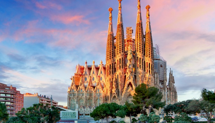 Masters Programs in Barcelona, ​​Spain, Taught in English - 5 Benefits, La Sagrada Familia