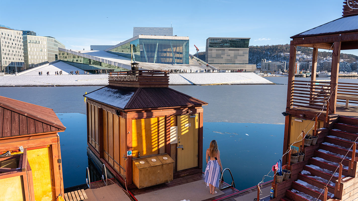 Ice bathing and sauna in downtown Oslo