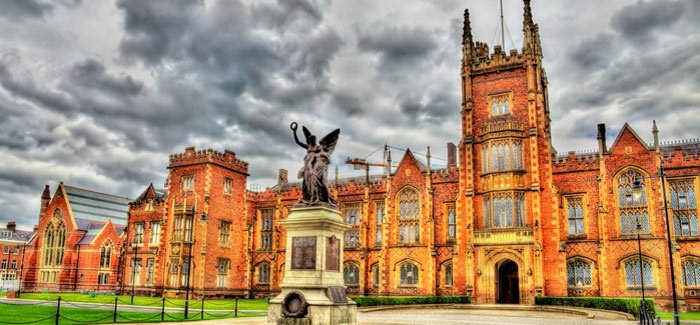 Universitas Queen di Belfast