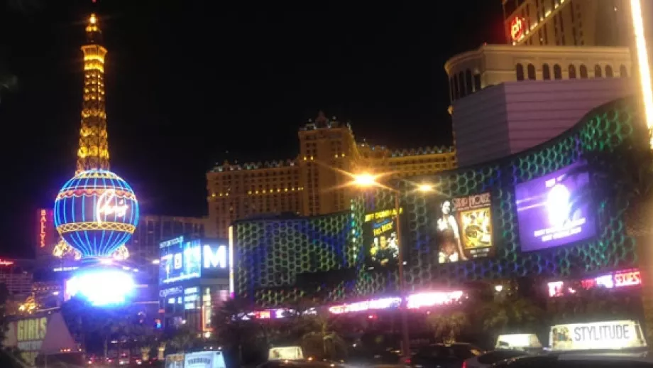24 Hours in Vegas as an Under-21 main image