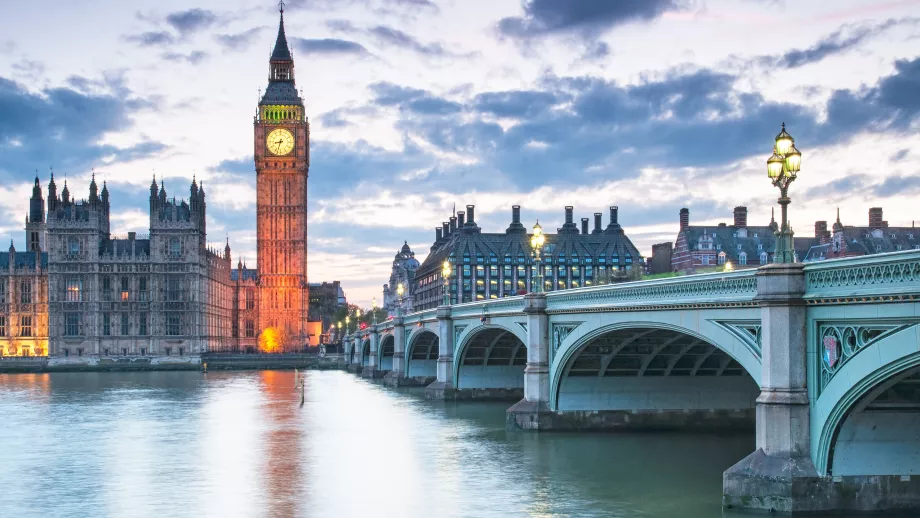 Scholarships to Study in the UK 