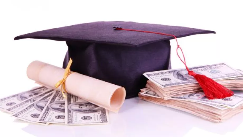 Top 3 Misconceptions About Scholarships: Busted main image
