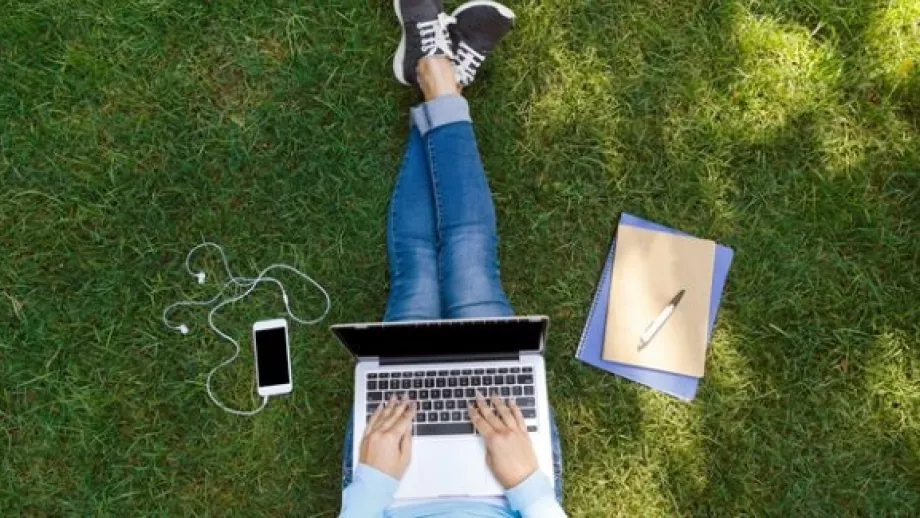 10 Ways To Boost Your Employment Prospects Over The Summer Holidays main image