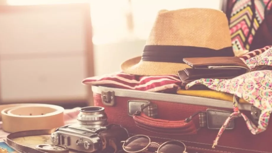 10 Must Have Items to Pack for Your Trip to Australia main image