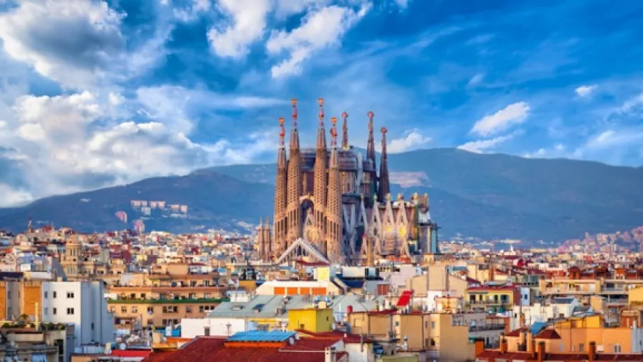 5 Reasons Why Studying a Master's Degree in Barcelona Will Change