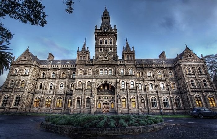 The University of Melbourne The University of Melbourne